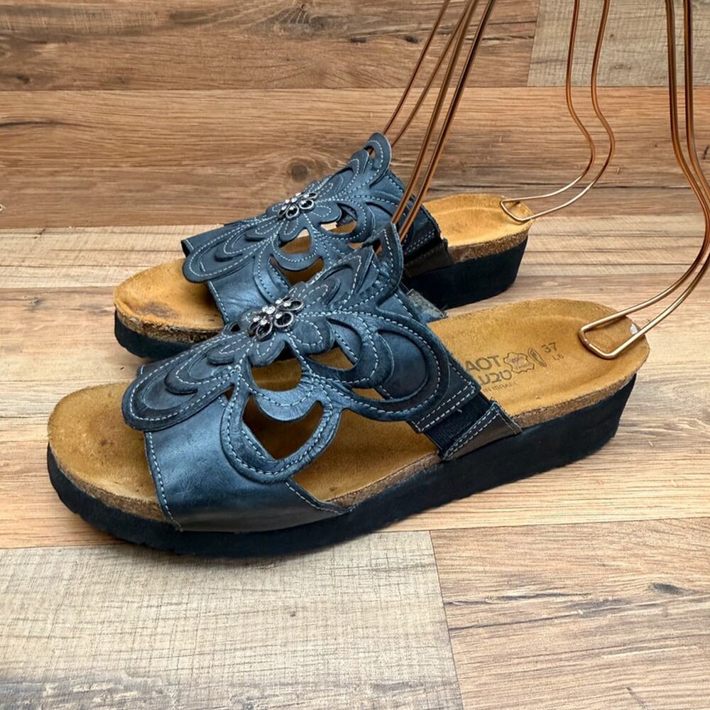 Naot Sandy size 6 Slide Sandals Brushed Black Leather shoes